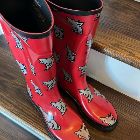 143 Girl Tall Rubber Waterproof Mud Farmer Field NC State Wolfpack Wolf Boots-8 - Picture 2 of 9